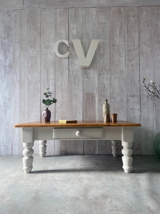 Tavolino da caffè in stile rustico