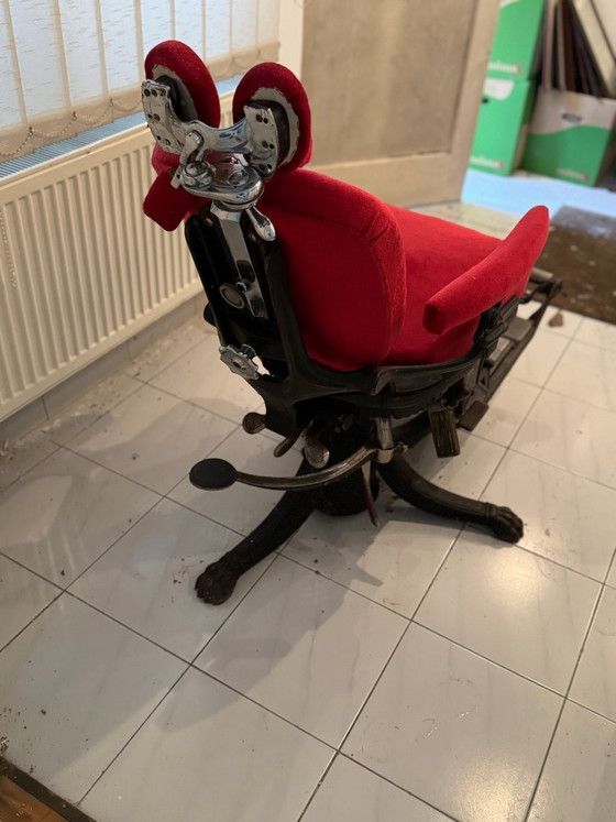 Barber Chair with Red Upholstery and Adjustable Footrest – Adjustable recliner chair, Cast Iron, Velvet (photo 4 of 8)