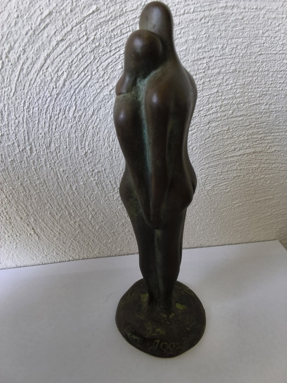 Innige Umarmung – Bildhauerei, Bronze (photo 3 of 9)