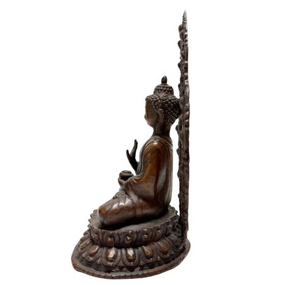 Set of 2 19th-century bronze Buddhas with traces of 24-carat gold – lot 462 – Sculpture (photo 14 of 29)
