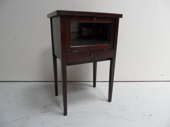 Image 1 of Antiek eiken vitrinekastje