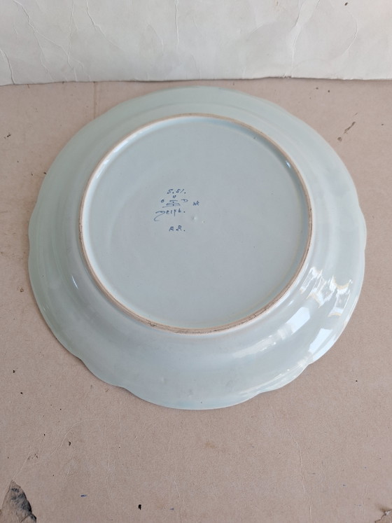 Image 1 of Firma Oud Delft Nijmegen 4 antike, zinnglasierte, handbemalte Pfauenteller aus Delfter Blau.