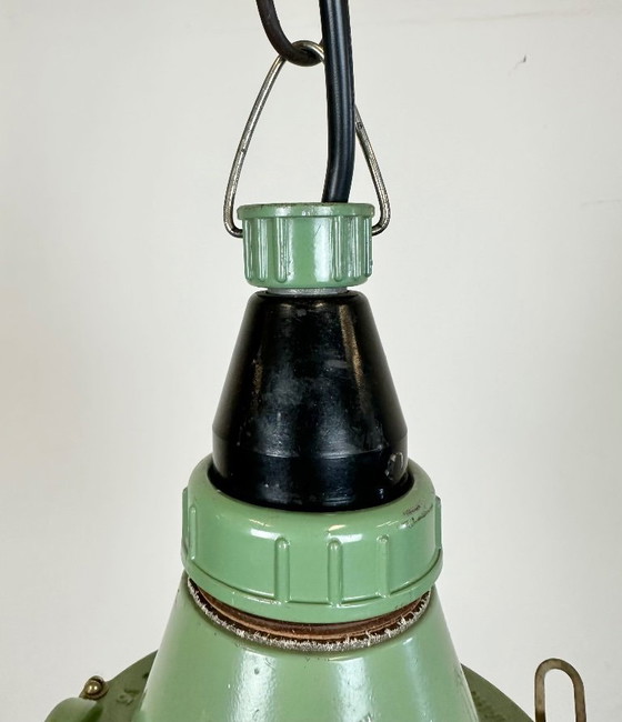 Image 1 of Lampada a sospensione sovietica industriale verde, anni '60
