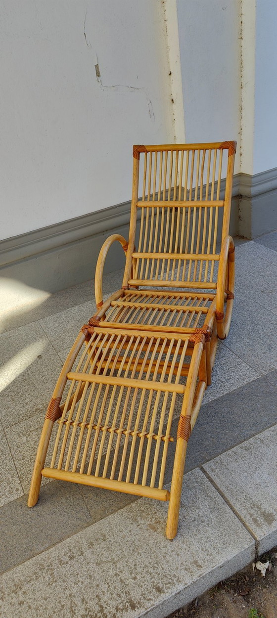 Image 1 of Ensemble chaise longue et pouf en rotin, années 1980