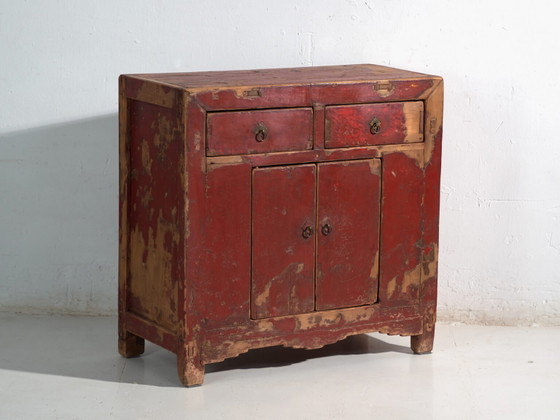 Antikes Sideboard aus Kiefernholz mit originaler roter Farbe – China, circa 1920 – Buffetschränke, Rustic (photo 8 of 40)