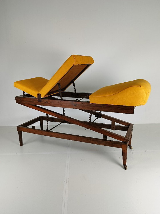 Image 1 of Cama de hospital militar inglesa antigua