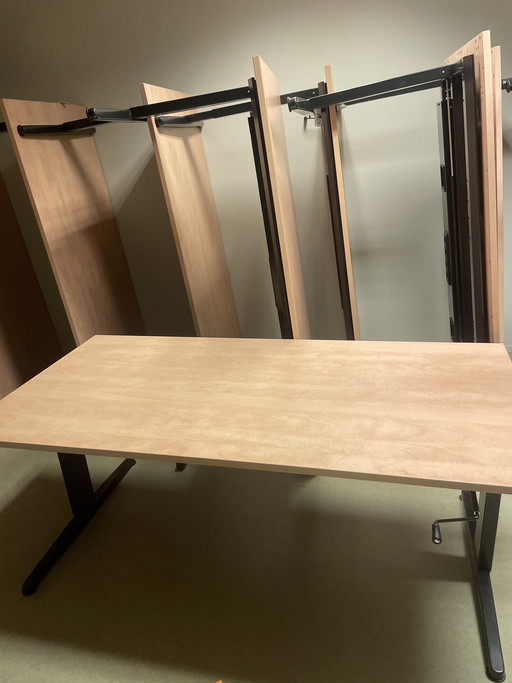 16 scrivanie da ufficio regolabili in altezza di alta qualità