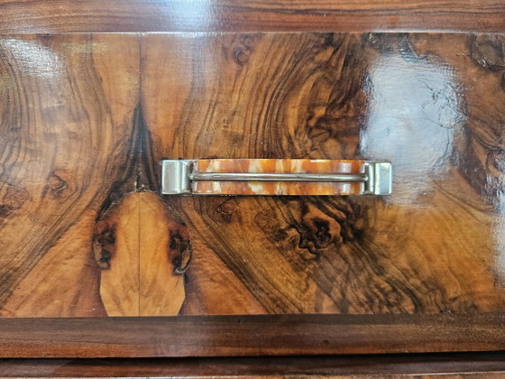 Image 1 of 1940s Art Decò sideboard in walnut burl with mirror