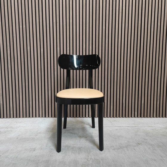 Image 1 of Sedia Thonet 118 con struttura in faggio laccato nero e seduta in pelle beige