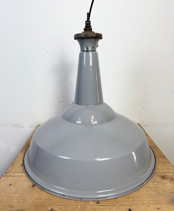 Image 1 of Grande suspension industrielle en émail gris britannique de la marque Benjamin, années 1960
