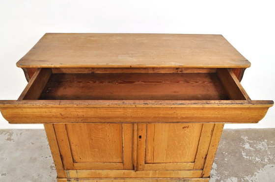 Image 1 of Antiker Mädchenschrank aus Kiefernholz, um 1880