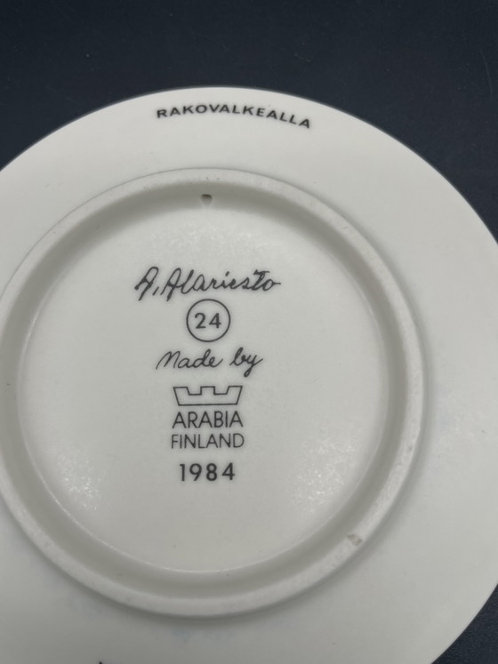 Arabia Finland Wall Plate No. 24, A. Alariesto, 1984 – Künstlers Andreas Alariesto, Wall decoration, Porcelain (photo 4 of 5)