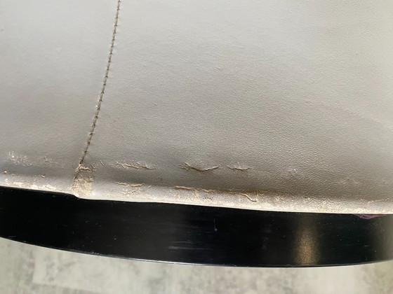 Image 1 of Mantis draaibare loungestoel met leren voetenbank van Gerard Van Den Berg, vintage jaren 70.