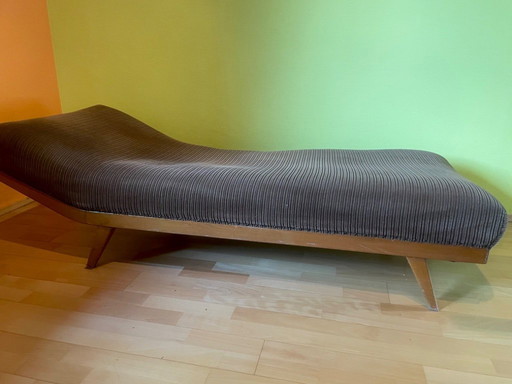 Chaise longue di metà secolo