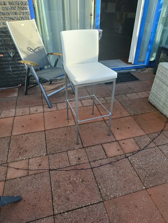 Image 1 of 2 Bar stools brand Bringo 2K white