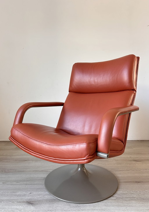 Artifort F142