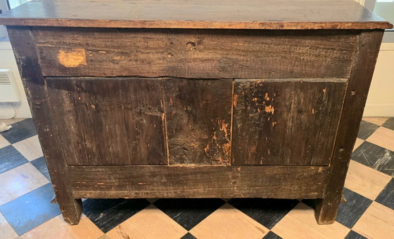 Image 1 of Armbrustkommode aus massivem Nussbaumholz, Zeit Ludwigs XIV. – frühes 18. Jahrhundert