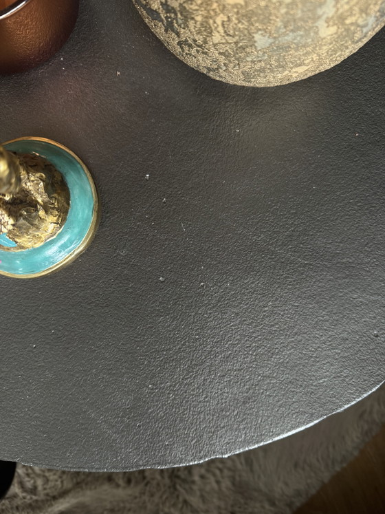 Schöner durchbrochener Stahltisch – Couchtische, Iron (photo 5 of 5)