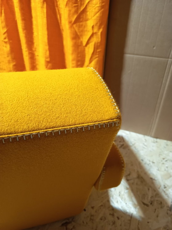 Image 1 of CASSINA Paire de fauteuils Utrecht 637 NEUF 2026 en laine KVARD Moutarde par Gerrit Rietveld