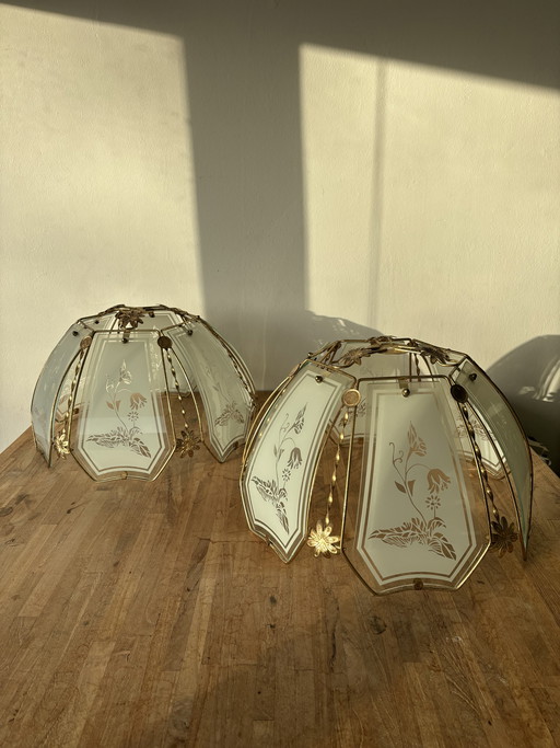 Ensemble de 2 abat-jour vintage en verre (Ø40 cm) avec cadre floral doré – style Art nouveau