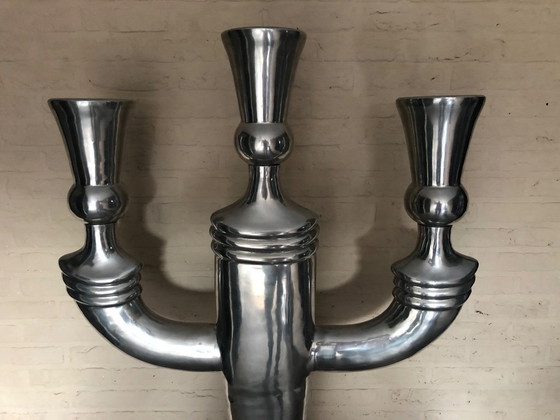 Image 1 of Lebensgroßer, dreiarmiger, stehender Burgkerzenständer aus Aluminium