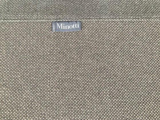 Image 1 of Sofá de tres plazas "Sherman" de Minotti, recientemente retapizado con Kvadrat Hallingdal
