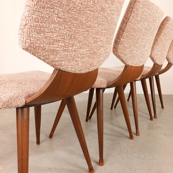 Image 1 of 4x  Mid-Century eetkamerstoel nieuwe stoffering| Vintage design