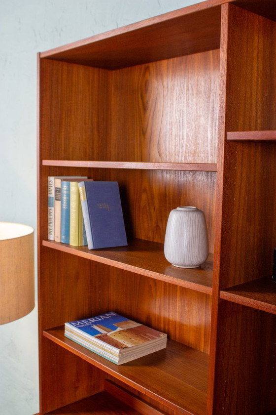 Image 1 of Vintage teakhouten hoge boekenkast, dressoir, ladekast, midden 20e eeuw