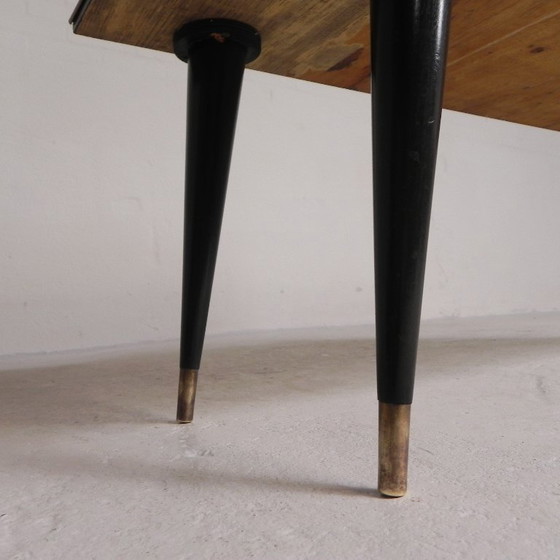 Image 1 of Aparador antiguo con patas cónicas, década de 1950.