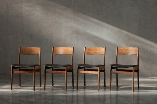 Sedie da pranzo scandinave in stile Mid-Century Modern, in teak e vinile, anni '60, set da 4