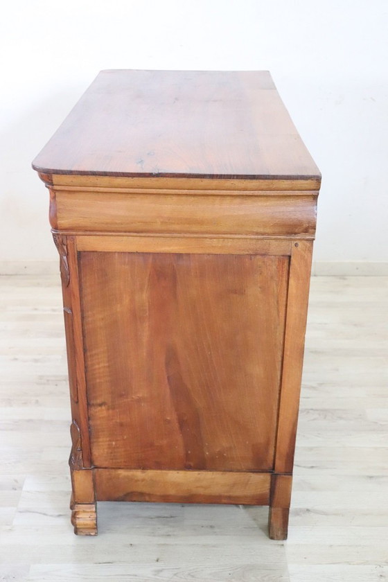 Image 1 of Commode ancienne en noyer massif, Italie, 19e siècle