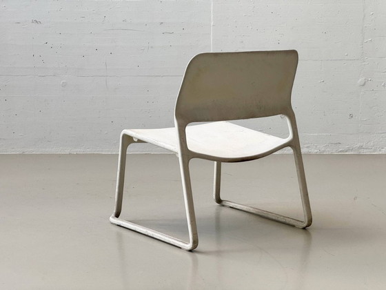 Image 1 of Set van 6 Spark stapelstoelen van Don Chadwick voor Knoll, VS, uit 2009.