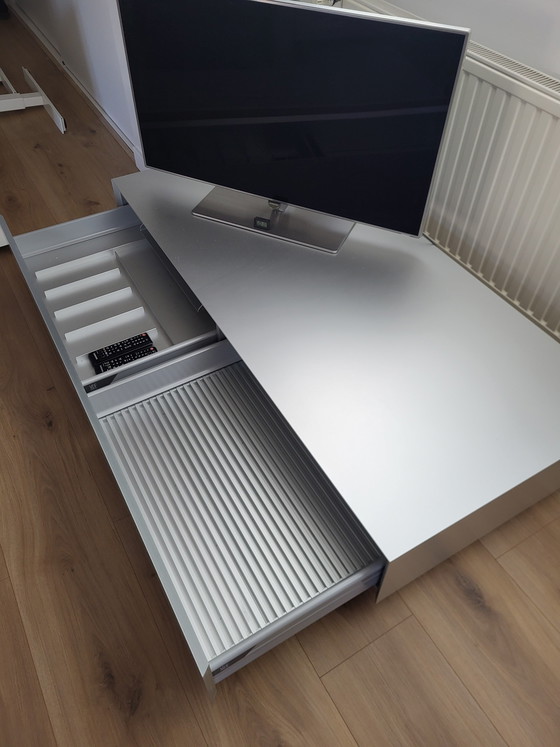 Image 1 of MDF Italia aluminium kast