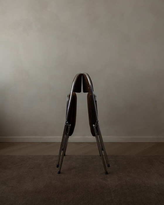 Image 1 of Vintage chromen klapstoelen (paar) | Bruine corduroy bekleding | Stijl uit het midden van de 20e eeuw / jaren 70