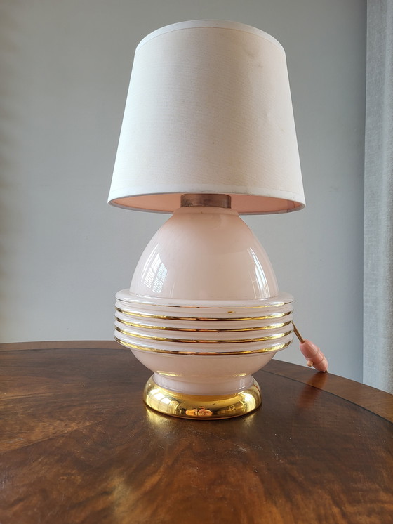 Image 1 of Art Deco Tafellamp, Rosé Clichy Glas Met Goudkleurige Afwerking, Frankrijk, 1940