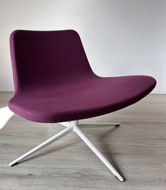 Image 1 of 2x Hay Ray swivel lounge fauteuils