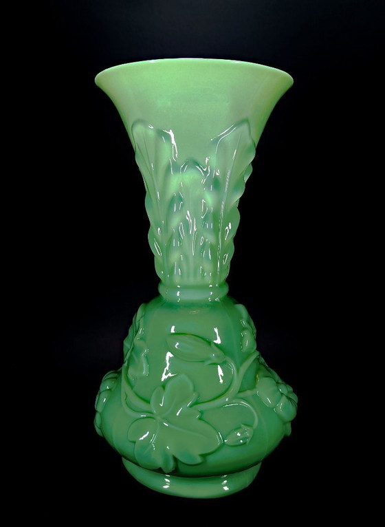 Image 1 of Opaline glass vase by Saint Louis, Capucine model, circa 1900