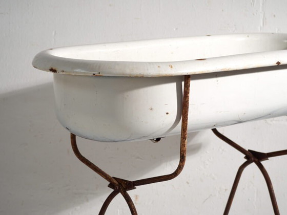 Antique bathtub in enamelled iron – Central Europe, circa 1950 #3 – Decorative Objects, Industrieel (photo 28 of 40)