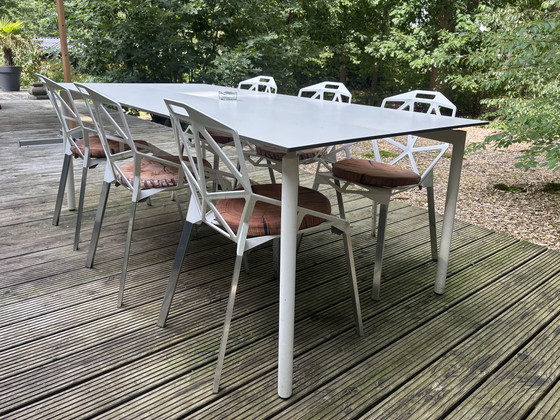 Image 1 of 6 Magis one Chairs + table in white version LP € 3500,-