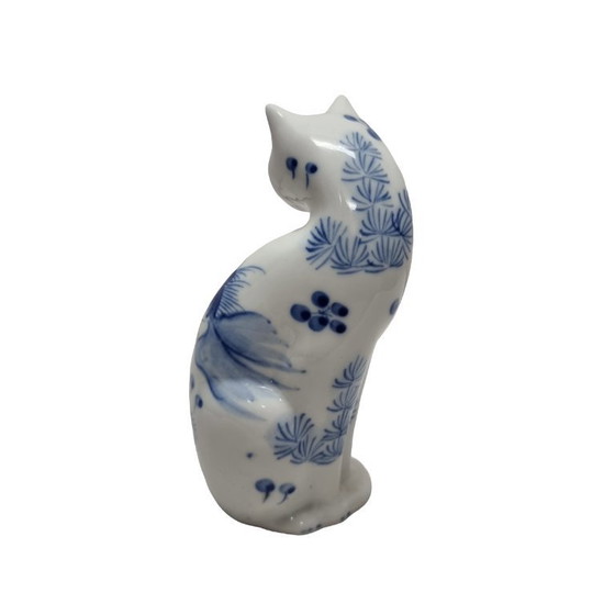 Image 1 of Chinese vintage porcelain cat