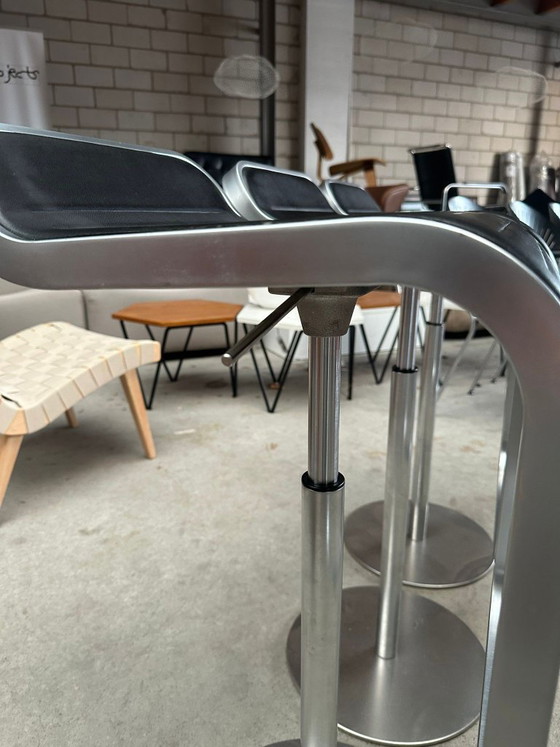 LaPalma Lem stool, Shin & Tomoko Azumi (stock: 4) – Barstools, Leather, Metal (photo 3 of 6)