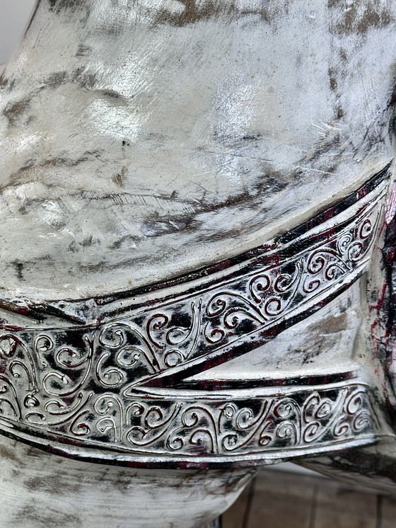 Image 1 of Cheval de manège en bois sculpté et patiné