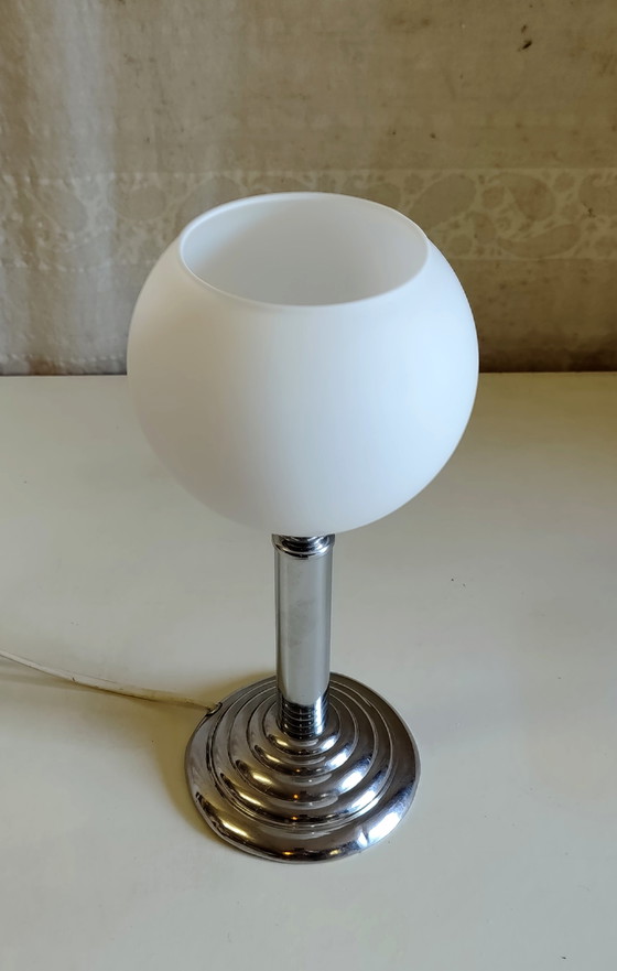 Lampada da tavolo Bauhaus in metallo e globo in vetro opalino - anni '30/'40 – Lampade da tavolo, Glass (photo 3 of 8)
