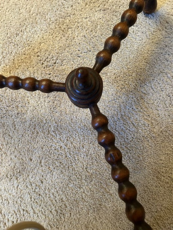 Image 1 of Tavolino laterale in legno in stile bobina con gambe tornite