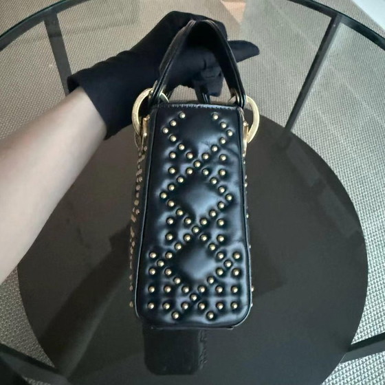 Image 1 of DIOR LADY MINI GESTEPPTES NIETENBELEUCHTUNGS-LAMMLEDER SCHWARZ GOLDENE BESCHLÄGE