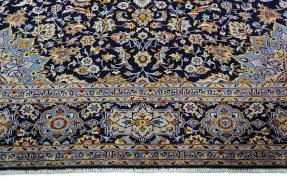 Image 1 of Hand-knotted Kashan cork oriental rug - 396 x 304 cm | finest cork wool, classic medallion & floral pattern
