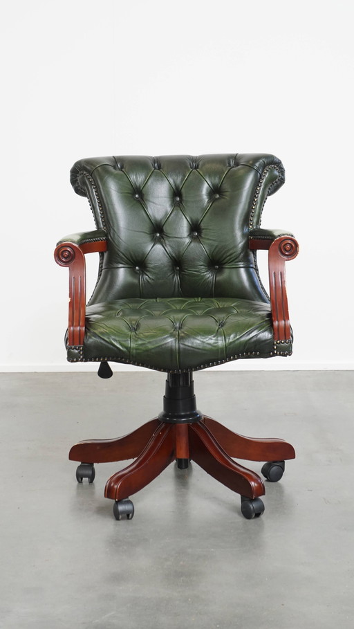 Chaise de bureau chesterfield à roulettes en cuir de vachette vert
