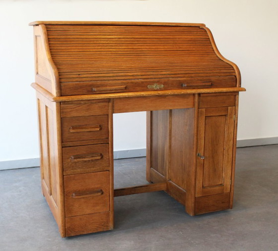 Image 1 of Amerikaans bureau van licht eikenhout, eind 19e eeuw.