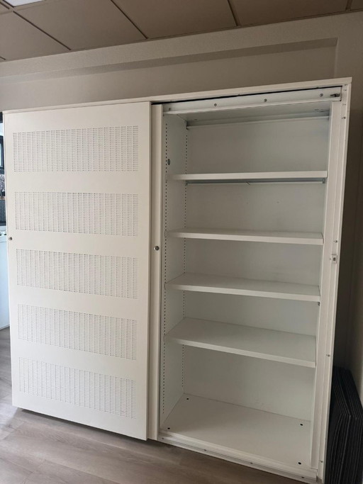 Armario grande con puertas correderas acústicas de 2,00 x 2,00