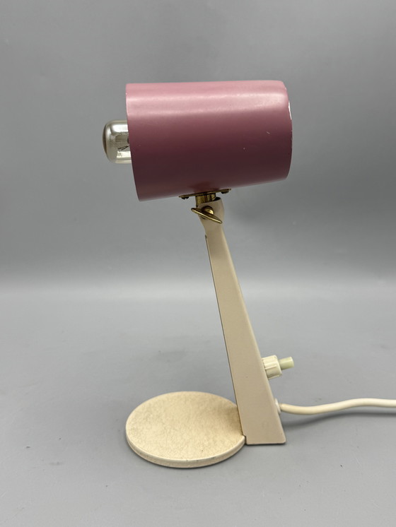 Image 1 of Lampe de table vintage avec abat-jour rose et bouton lumineux
